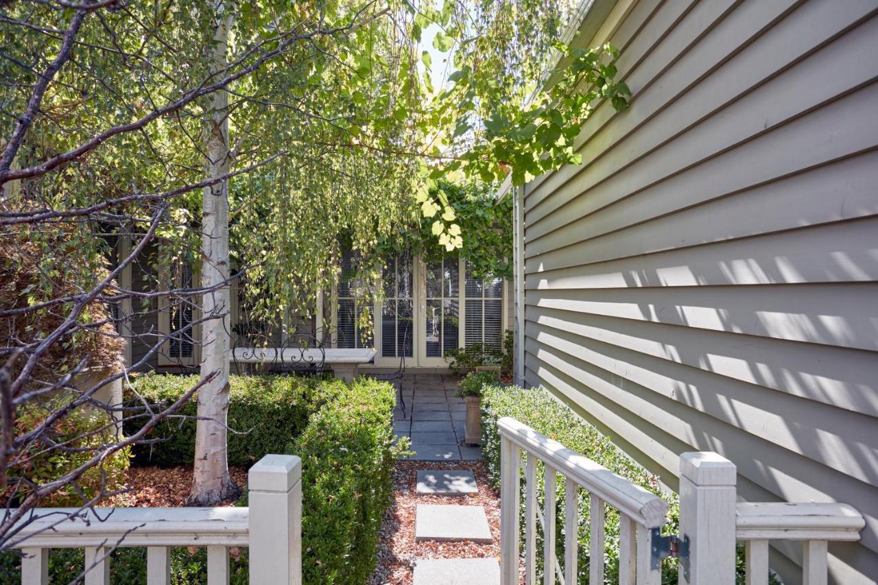 Mews Cottages 吉斯伯恩 外观 照片
