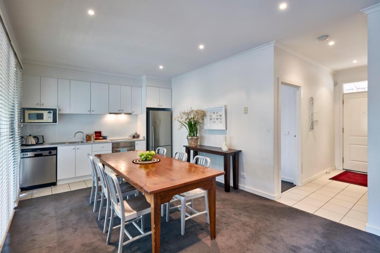 Mews Cottages 吉斯伯恩 外观 照片